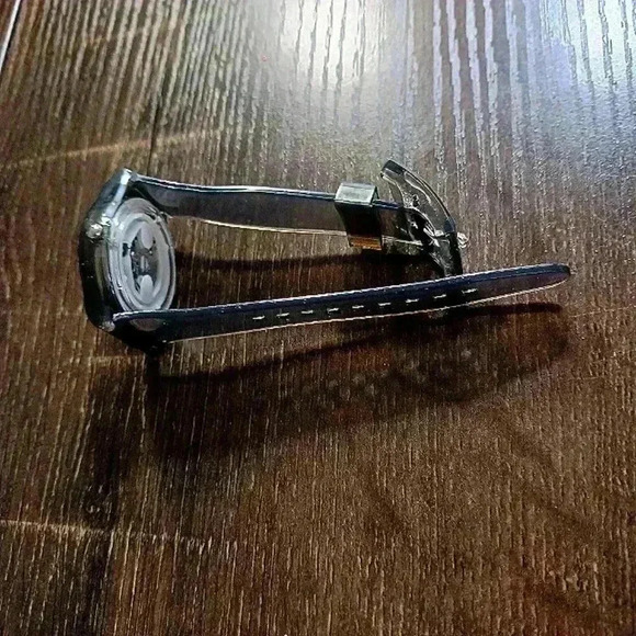 Transparent black watch - Picture 5 of 5